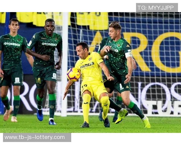 贝蒂斯客场激战比利亚雷亚尔：安东尼双响绝平，布坎南破僵